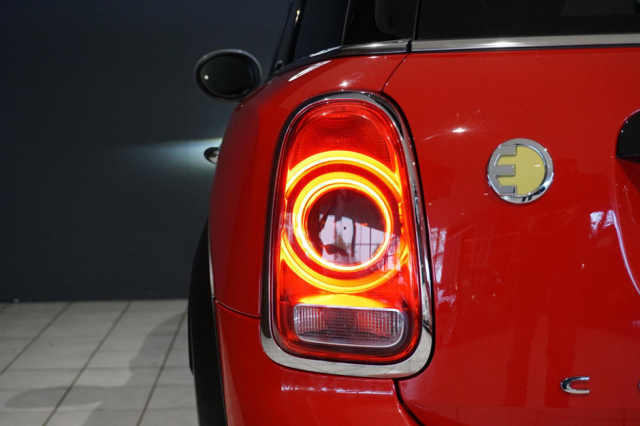MINI Countryman 1.5 Cooper S E ALL4 225PK + PANORAMA / HEAD-UP / CAMERA / STOELVERWARMING