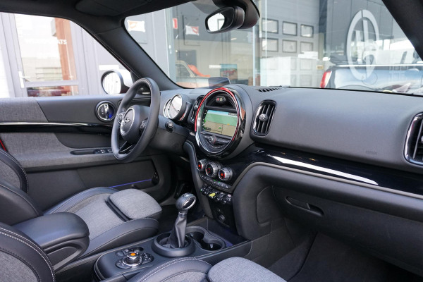 MINI Countryman 1.5 Cooper S E ALL4 225PK + PANORAMA / HEAD-UP / CAMERA / STOELVERWARMING