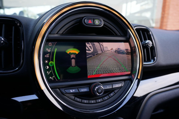 MINI Countryman 1.5 Cooper S E ALL4 225PK + PANORAMA / HEAD-UP / CAMERA / STOELVERWARMING