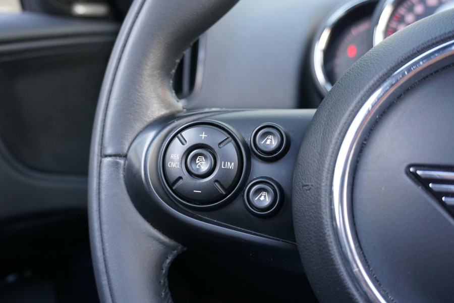 MINI Countryman 1.5 Cooper S E ALL4 225PK + PANORAMA / HEAD-UP / CAMERA / STOELVERWARMING