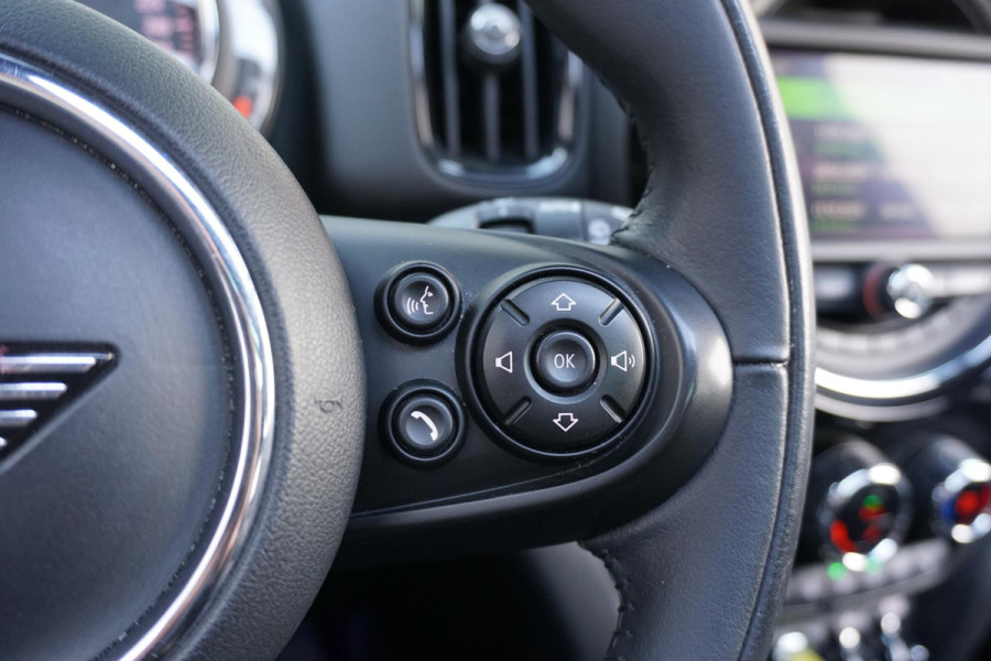 MINI Countryman 1.5 Cooper S E ALL4 225PK + PANORAMA / HEAD-UP / CAMERA / STOELVERWARMING