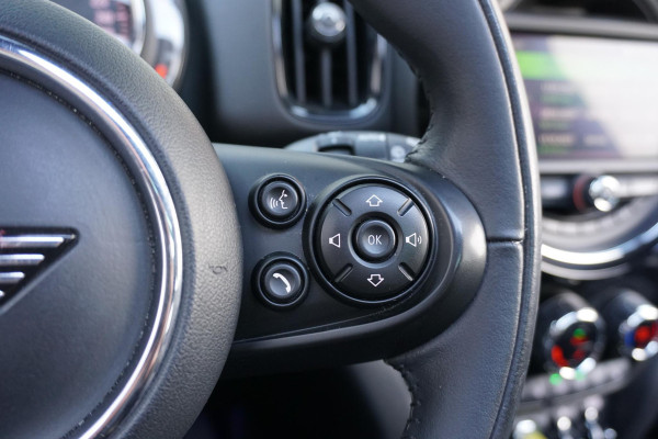 MINI Countryman 1.5 Cooper S E ALL4 225PK + PANORAMA / HEAD-UP / CAMERA / STOELVERWARMING