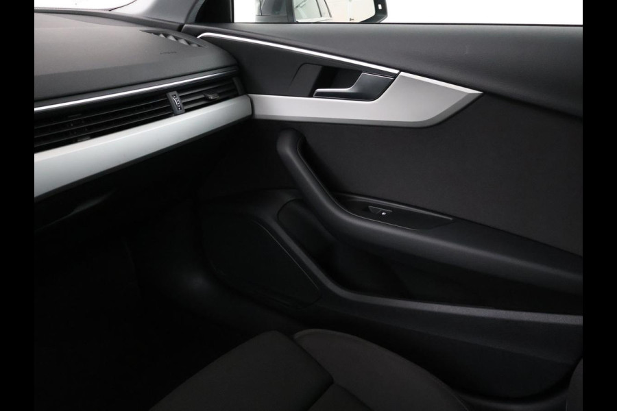 Audi A4 Avant 40 TFSI S edition | Adaptive cruise | Trekhaak | Stoelverwarming | Park assist | Navigatie | Bluetooth | Climate control