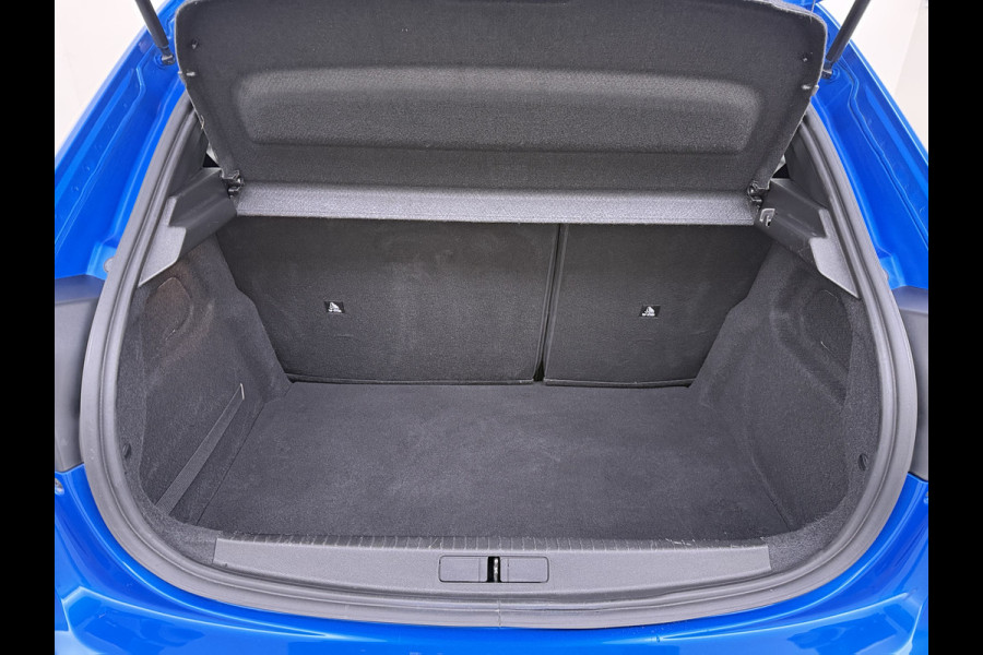 Peugeot 208 5Drs 101PK 360°Camera Apple Carplay Android Auto Isofix Ecc Allure Pack Pdc Regen-Lichtsensor Led Lmv 16" Privacy Glas Cruise Control Keyless entry/start 1e Eigenaar Origineel Nederlandse Auto