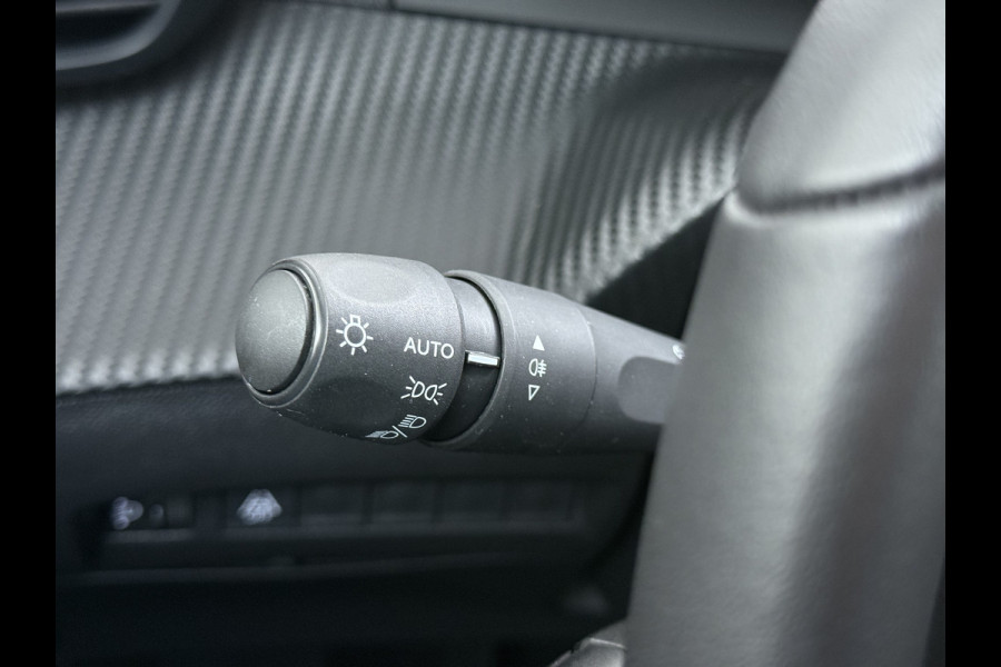 Peugeot 208 5Drs 101PK 360°Camera Apple Carplay Android Auto Isofix Ecc Allure Pack Pdc Regen-Lichtsensor Led Lmv 16" Privacy Glas Cruise Control Keyless entry/start 1e Eigenaar Origineel Nederlandse Auto