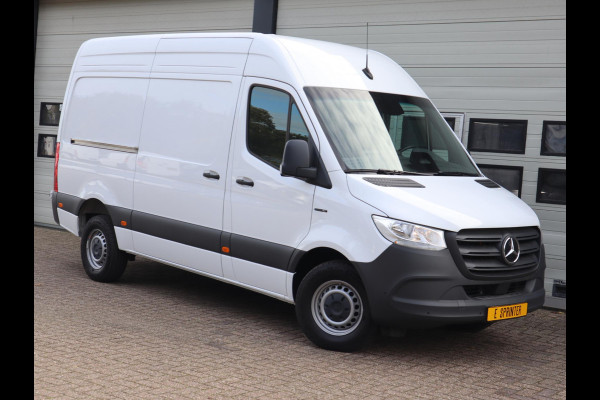 Mercedes-Benz eSprinter 320 81 kWh RWD L2H2 - Trekhaak - Winter pakket
