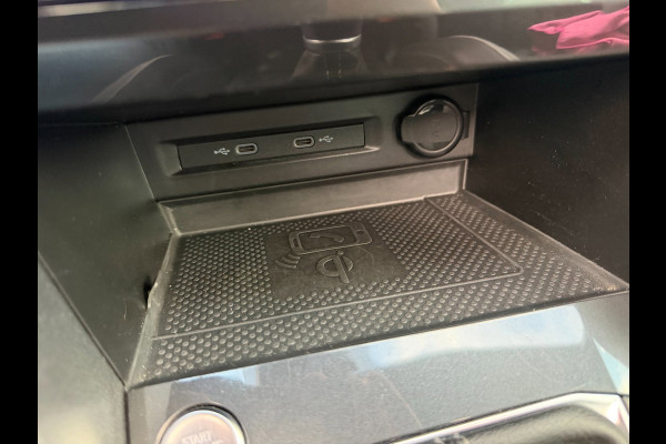 Volkswagen Tiguan 1.4 TSI eHybrid R-Line Business+ Platinum | PANO | TREKHAAK ELEK. | 1E EIG | DEALER | ACC | KEYLESS