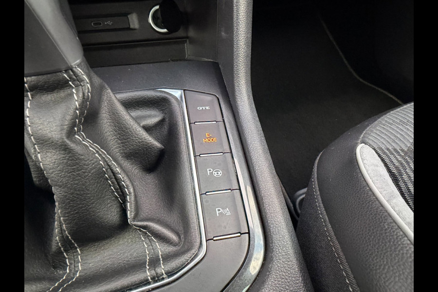 Volkswagen Tiguan 1.4 TSI eHybrid R-Line Business+ Platinum | PANO | TREKHAAK ELEK. | 1E EIG | DEALER | ACC | KEYLESS