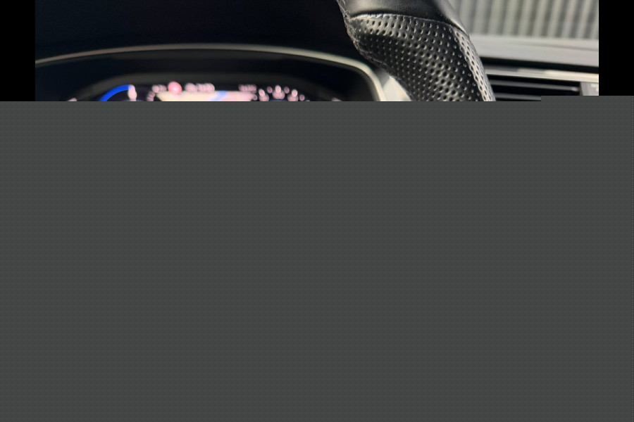 Volkswagen Tiguan 1.4 TSI eHybrid R-Line Business+ Platinum | PANO | TREKHAAK ELEK. | 1E EIG | DEALER | ACC | KEYLESS