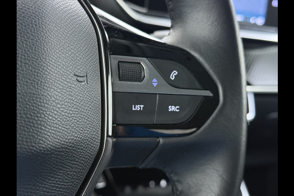 Peugeot e-2008 EV Allure Pack 50kWh Trekhaak 3D-Navi 360°Camera Apple Carplay Android Auto Ecc SOH 88% Regen-Lichtsensor Privacy Glas Led Isofix Bluetooth Cruise Control 1e Eigenaar Dealeronderhouden Origineel Nederlandse Auto