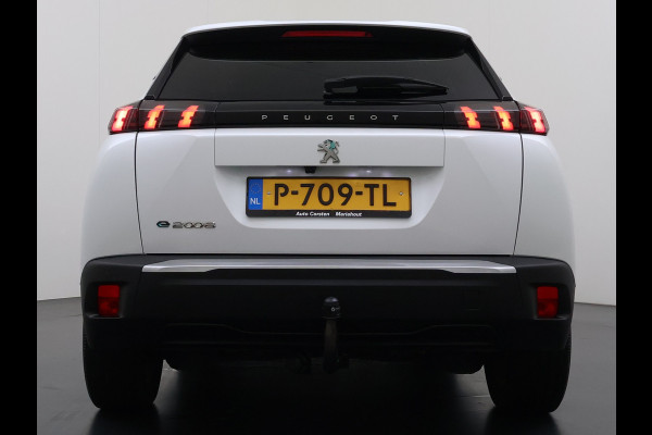 Peugeot e-2008 EV Allure Pack 50kWh Trekhaak 3D-Navi 360°Camera Apple Carplay Android Auto Ecc SOH 88% Regen-Lichtsensor Privacy Glas Led Isofix Bluetooth Cruise Control 1e Eigenaar Dealeronderhouden Origineel Nederlandse Auto