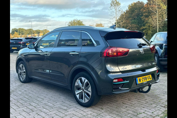 Kia e-Niro ExecutiveLine 64 kWh 204 pk | Trekhaak | Lederen bekleding | Camera | SOH 99,3% |  Schuif-Kantel Dak | Navigatie | Stoelverwarming | Stuurwielverwarming