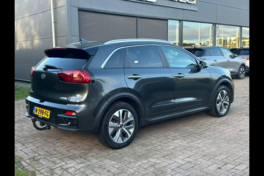 Kia e-Niro ExecutiveLine 64 kWh 204 pk | Trekhaak | Lederen bekleding | Camera | SOH 99,3% |  Schuif-Kantel Dak | Navigatie | Stoelverwarming | Stuurwielverwarming