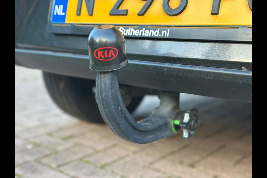 Kia e-Niro ExecutiveLine 64 kWh 204 pk | Trekhaak | Lederen bekleding | Camera | SOH 99,3% |  Schuif-Kantel Dak | Navigatie | Stoelverwarming | Stuurwielverwarming