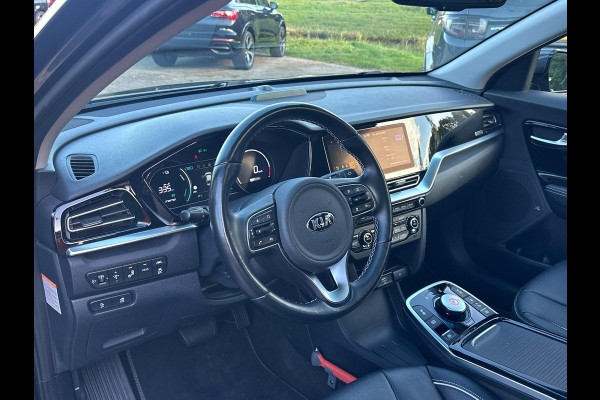 Kia e-Niro ExecutiveLine 64 kWh 204 pk | Trekhaak | Lederen bekleding | Camera | SOH 99,3% |  Schuif-Kantel Dak | Navigatie | Stoelverwarming | Stuurwielverwarming