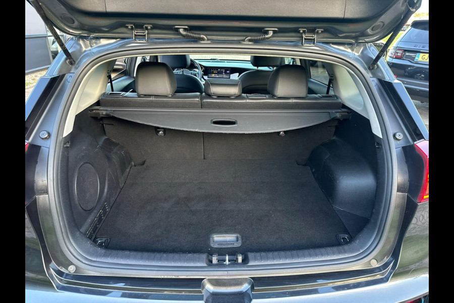 Kia e-Niro ExecutiveLine 64 kWh 204 pk | Trekhaak | Lederen bekleding | Camera | SOH 99,3% |  Schuif-Kantel Dak | Navigatie | Stoelverwarming | Stuurwielverwarming