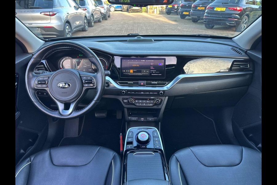 Kia e-Niro ExecutiveLine 64 kWh 204 pk | Trekhaak | Lederen bekleding | Camera | SOH 99,3% |  Schuif-Kantel Dak | Navigatie | Stoelverwarming | Stuurwielverwarming