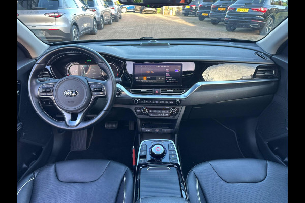 Kia e-Niro ExecutiveLine 64 kWh 204 pk | Trekhaak | Lederen bekleding | Camera | SOH 99,3% |  Schuif-Kantel Dak | Navigatie | Stoelverwarming | Stuurwielverwarming