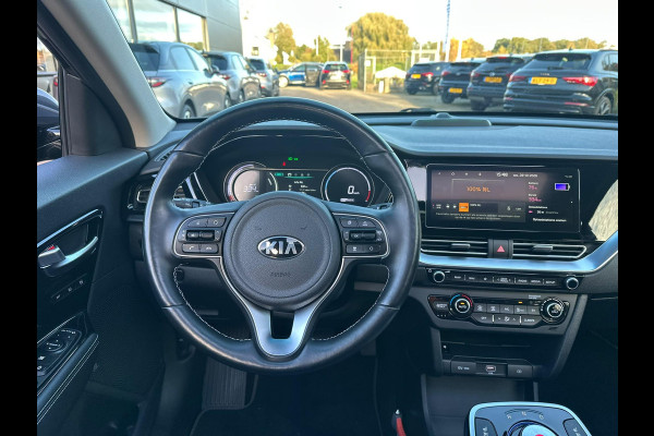 Kia e-Niro ExecutiveLine 64 kWh 204 pk | Trekhaak | Lederen bekleding | Camera | SOH 99,3% |  Schuif-Kantel Dak | Navigatie | Stoelverwarming | Stuurwielverwarming