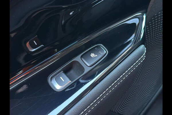 Kia e-Niro ExecutiveLine 64 kWh 204 pk | Trekhaak | Lederen bekleding | Camera | SOH 99,3% |  Schuif-Kantel Dak | Navigatie | Stoelverwarming | Stuurwielverwarming