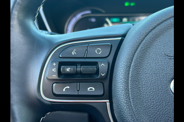 Kia e-Niro ExecutiveLine 64 kWh 204 pk | Trekhaak | Lederen bekleding | Camera | SOH 99,3% |  Schuif-Kantel Dak | Navigatie | Stoelverwarming | Stuurwielverwarming