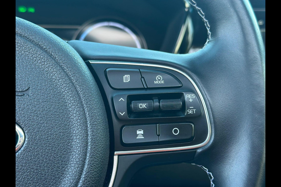 Kia e-Niro ExecutiveLine 64 kWh 204 pk | Trekhaak | Lederen bekleding | Camera | SOH 99,3% |  Schuif-Kantel Dak | Navigatie | Stoelverwarming | Stuurwielverwarming