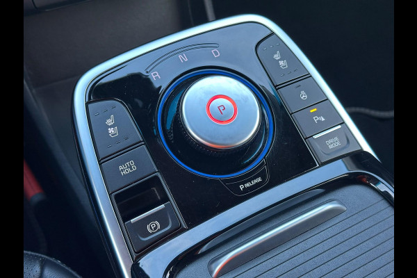 Kia e-Niro ExecutiveLine 64 kWh 204 pk | Trekhaak | Lederen bekleding | Camera | SOH 99,3% |  Schuif-Kantel Dak | Navigatie | Stoelverwarming | Stuurwielverwarming
