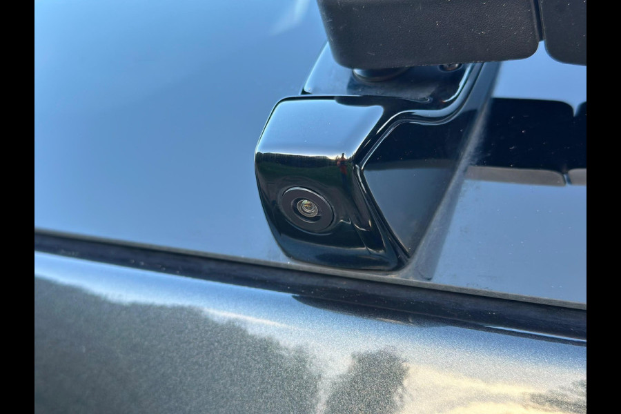 Kia e-Niro ExecutiveLine 64 kWh 204 pk | Trekhaak | Lederen bekleding | Camera | SOH 99,3% |  Schuif-Kantel Dak | Navigatie | Stoelverwarming | Stuurwielverwarming