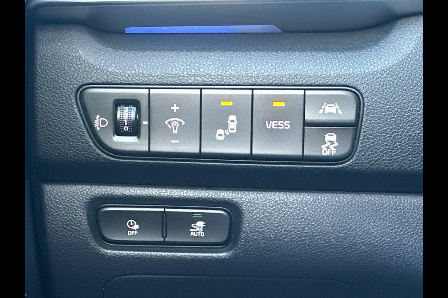 Kia e-Niro ExecutiveLine 64 kWh 204 pk | Trekhaak | Lederen bekleding | Camera | SOH 99,3% |  Schuif-Kantel Dak | Navigatie | Stoelverwarming | Stuurwielverwarming