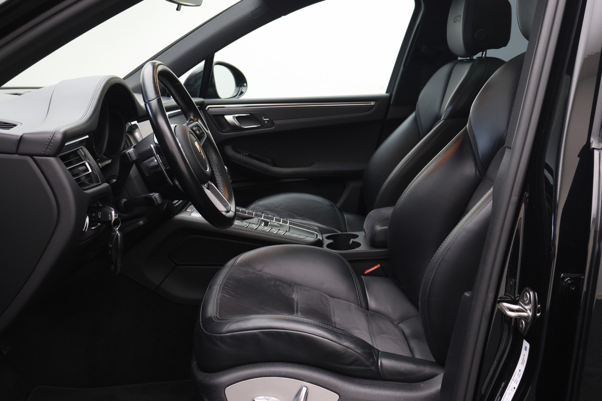 Porsche Macan 2.9 GTS Sport-chrono Pakket Plus, Panoramadak, Camera, Sport uitlaat, Navigatie, Trekhaak, 21''