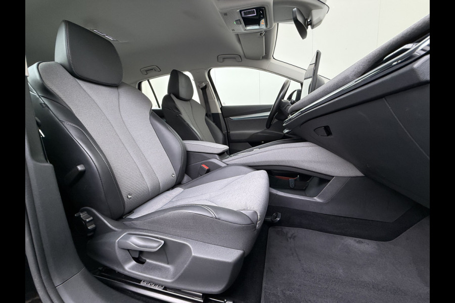 Škoda ENYAQ iV 180PK SOH 90% Trekhaak Camera Navi Apple Carplay Android Auto P-Assist Pdc Isofix DAB Lmv Bluetooth Keyless-go Rijstrooksensor 1.000KG Trekgewicht 1e Eigenaar Origineel Nederlandse Auto