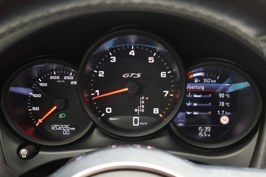 Porsche Macan 2.9 GTS Sport-chrono Pakket Plus, Panoramadak, Camera, Sport uitlaat, Navigatie, Trekhaak, 21''