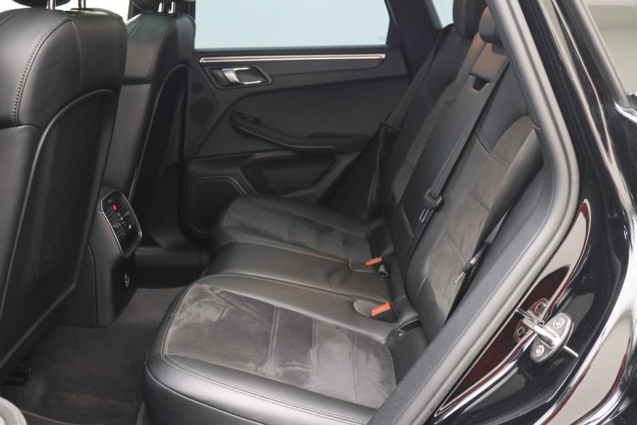 Porsche Macan 2.9 GTS Sport-chrono Pakket Plus, Panoramadak, Camera, Sport uitlaat, Navigatie, Trekhaak, 21''