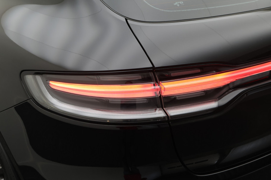 Porsche Macan 2.9 GTS Sport-chrono Pakket Plus, Panoramadak, Camera, Sport uitlaat, Navigatie, Trekhaak, 21''