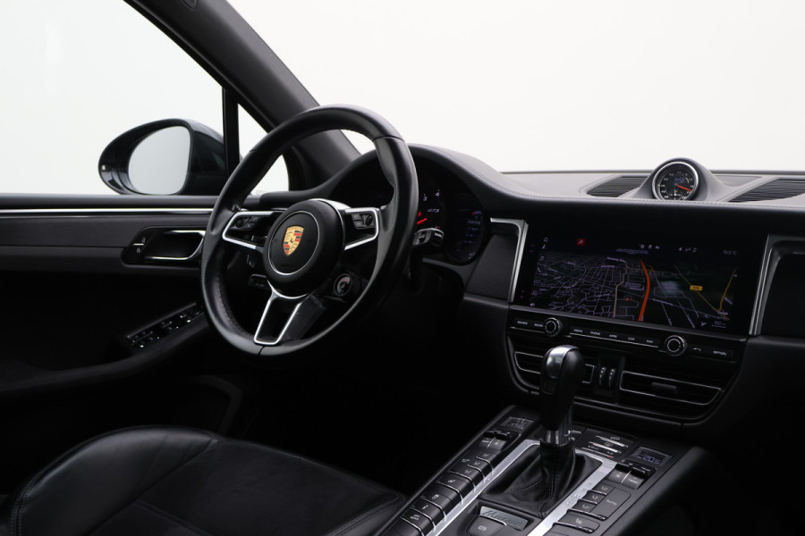 Porsche Macan 2.9 GTS Sport-chrono Pakket Plus, Panoramadak, Camera, Sport uitlaat, Navigatie, Trekhaak, 21''
