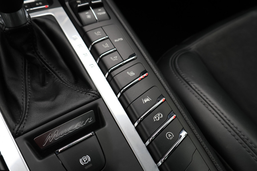 Porsche Macan 2.9 GTS Sport-chrono Pakket Plus, Panoramadak, Camera, Sport uitlaat, Navigatie, Trekhaak, 21''