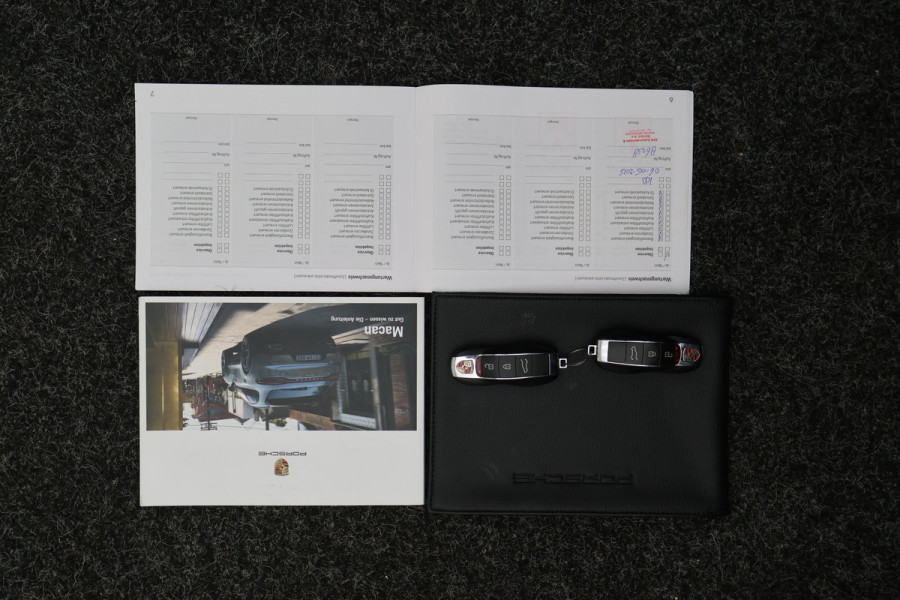 Porsche Macan 2.9 GTS Sport-chrono Pakket Plus, Panoramadak, Camera, Sport uitlaat, Navigatie, Trekhaak, 21''