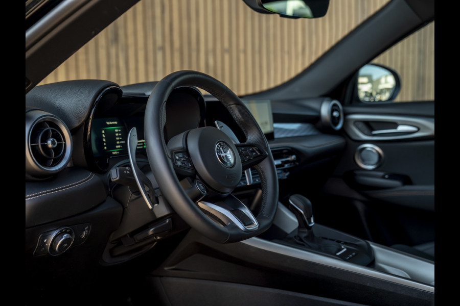 Alfa Romeo Tonale 1.3T PHEV Veloce 280pk | LED-Matrix | Harman/Kardon | Winterpack