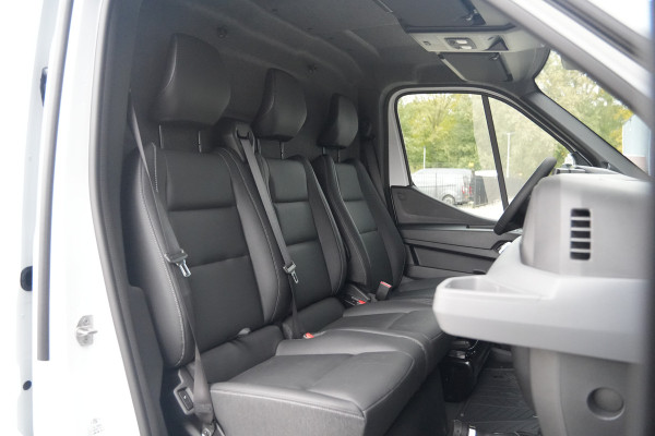 Renault Master E-Tech T35 L3H2 Advance long range 87 kWh 143pk - Navi - Betimmering - Stoelverwarming - Camera - 270GR Deuren - 360 Parkeersensoren -