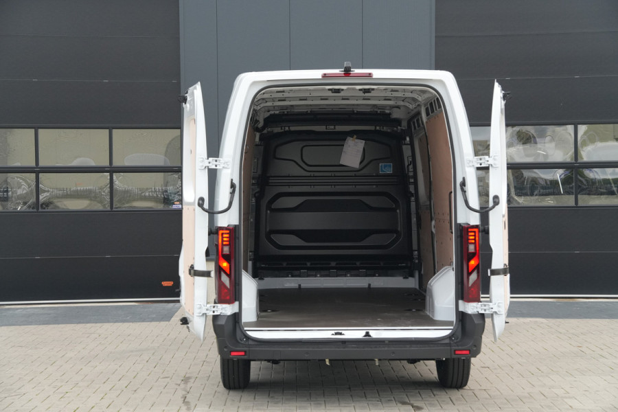 Renault Master E-Tech T35 L3H2 Advance long range 87 kWh 143pk - Navi - Betimmering - Stoelverwarming - Camera - 270GR Deuren - 360 Parkeersensoren -