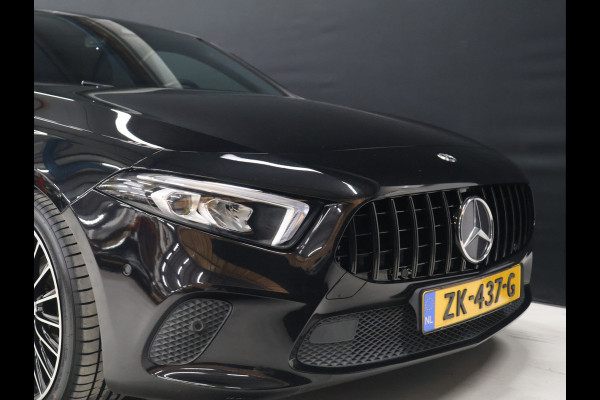 Mercedes-Benz A-Klasse 160 Sport [APPLE CARPLAY, AMG, ANDROID, STOELVERWARMING, CRUISE CONTROL, CAMERA, PDC V+A, DIGITAL DASH, STUURWIEL MULTIFUNTIONEEL, CLIMATE CONTROL, START STOP, STUUR LEDER, NIEUWSTAAT]