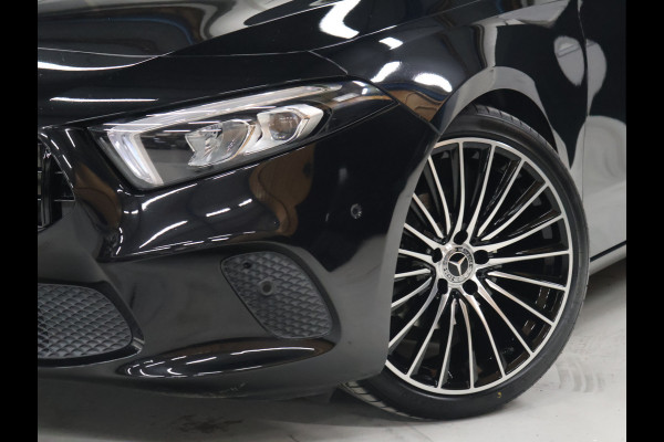 Mercedes-Benz A-Klasse 160 Sport [APPLE CARPLAY, AMG, ANDROID, STOELVERWARMING, CRUISE CONTROL, CAMERA, PDC V+A, DIGITAL DASH, STUURWIEL MULTIFUNTIONEEL, CLIMATE CONTROL, START STOP, STUUR LEDER, NIEUWSTAAT]