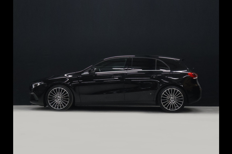 Mercedes-Benz A-Klasse 160 Sport [APPLE CARPLAY, AMG, ANDROID, STOELVERWARMING, CRUISE CONTROL, CAMERA, PDC V+A, DIGITAL DASH, STUURWIEL MULTIFUNTIONEEL, CLIMATE CONTROL, START STOP, STUUR LEDER, NIEUWSTAAT]