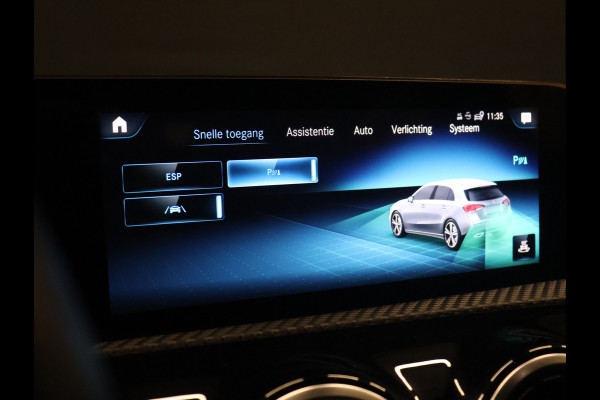 Mercedes-Benz A-Klasse 160 Sport [APPLE CARPLAY, AMG, ANDROID, STOELVERWARMING, CRUISE CONTROL, CAMERA, PDC V+A, DIGITAL DASH, STUURWIEL MULTIFUNTIONEEL, CLIMATE CONTROL, START STOP, STUUR LEDER, NIEUWSTAAT]