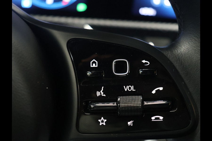 Mercedes-Benz A-Klasse 160 Sport [APPLE CARPLAY, AMG, ANDROID, STOELVERWARMING, CRUISE CONTROL, CAMERA, PDC V+A, DIGITAL DASH, STUURWIEL MULTIFUNTIONEEL, CLIMATE CONTROL, START STOP, STUUR LEDER, NIEUWSTAAT]