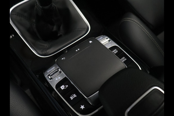 Mercedes-Benz A-Klasse 160 Sport [APPLE CARPLAY, AMG, ANDROID, STOELVERWARMING, CRUISE CONTROL, CAMERA, PDC V+A, DIGITAL DASH, STUURWIEL MULTIFUNTIONEEL, CLIMATE CONTROL, START STOP, STUUR LEDER, NIEUWSTAAT]