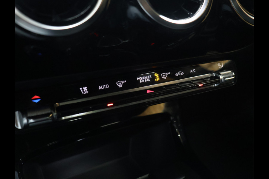 Mercedes-Benz A-Klasse 160 Sport [APPLE CARPLAY, AMG, ANDROID, STOELVERWARMING, CRUISE CONTROL, CAMERA, PDC V+A, DIGITAL DASH, STUURWIEL MULTIFUNTIONEEL, CLIMATE CONTROL, START STOP, STUUR LEDER, NIEUWSTAAT]
