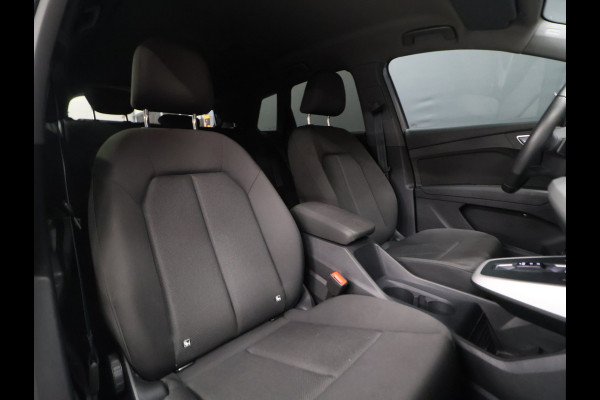 Audi Q4 e-tron 35 Launch edition 55 kWh [ADAPTIVE CRUISE CONTROL, APPLE CARPLAY, ANDROID, STOELVERWARMING, DIGITAL DASH, CAMERA, PDC V+A, STUURWIEL MULTIFUNTIONEEL, ELEKTRISCHE ACHTERKLEP, LED, SMARTPHONE INTERFACE, CLIMATE CONTROL