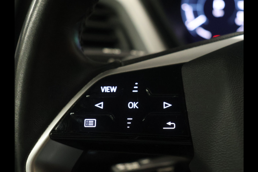 Audi Q4 e-tron 35 Launch edition 55 kWh [ADAPTIVE CRUISE CONTROL, APPLE CARPLAY, ANDROID, STOELVERWARMING, DIGITAL DASH, CAMERA, PDC V+A, STUURWIEL MULTIFUNTIONEEL, ELEKTRISCHE ACHTERKLEP, LED, SMARTPHONE INTERFACE, CLIMATE CONTROL