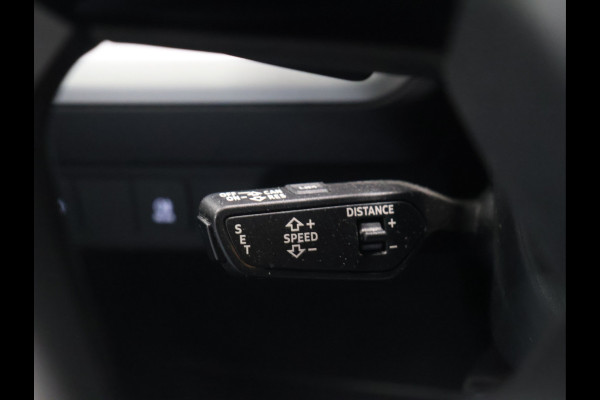 Audi Q4 e-tron 35 Launch edition 55 kWh [ADAPTIVE CRUISE CONTROL, APPLE CARPLAY, ANDROID, STOELVERWARMING, DIGITAL DASH, CAMERA, PDC V+A, STUURWIEL MULTIFUNTIONEEL, ELEKTRISCHE ACHTERKLEP, LED, SMARTPHONE INTERFACE, CLIMATE CONTROL
